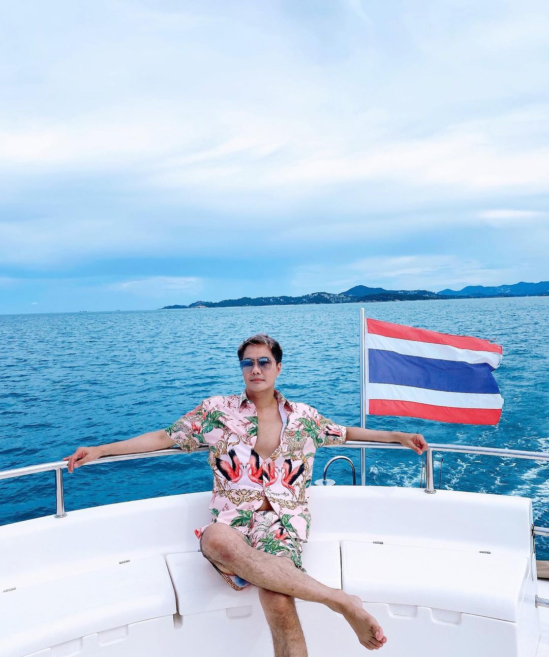 เคลลี่ ธนะพัฒน์
