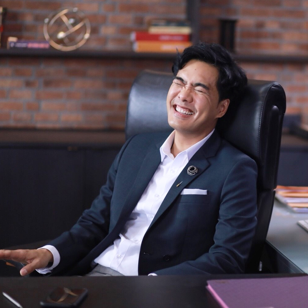 เคลลี่ ธนะพัฒน์