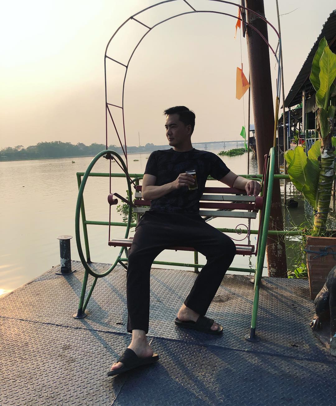 เคลลี่ ธนะพัฒน์