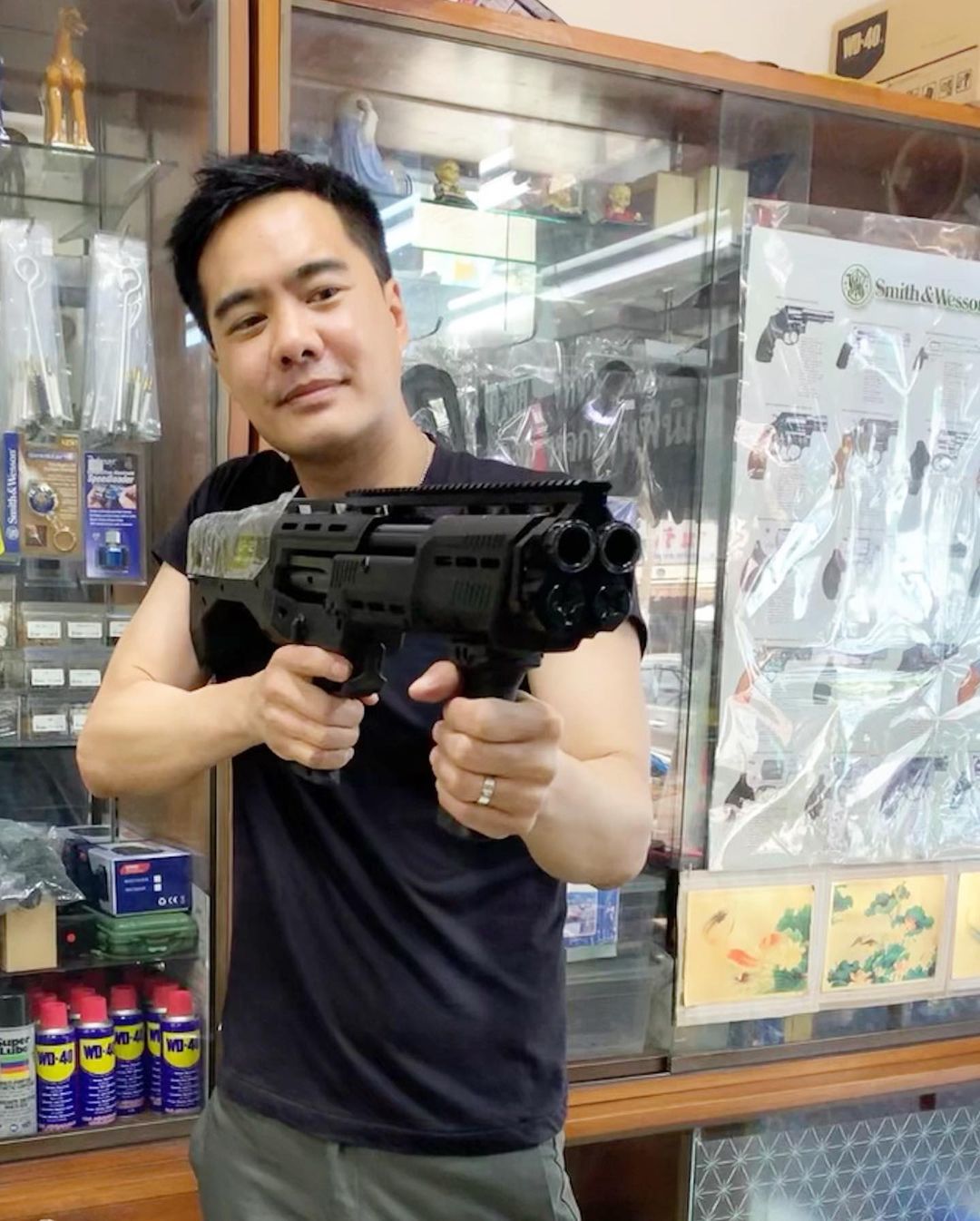 เคลลี่ ธนะพัฒน์
