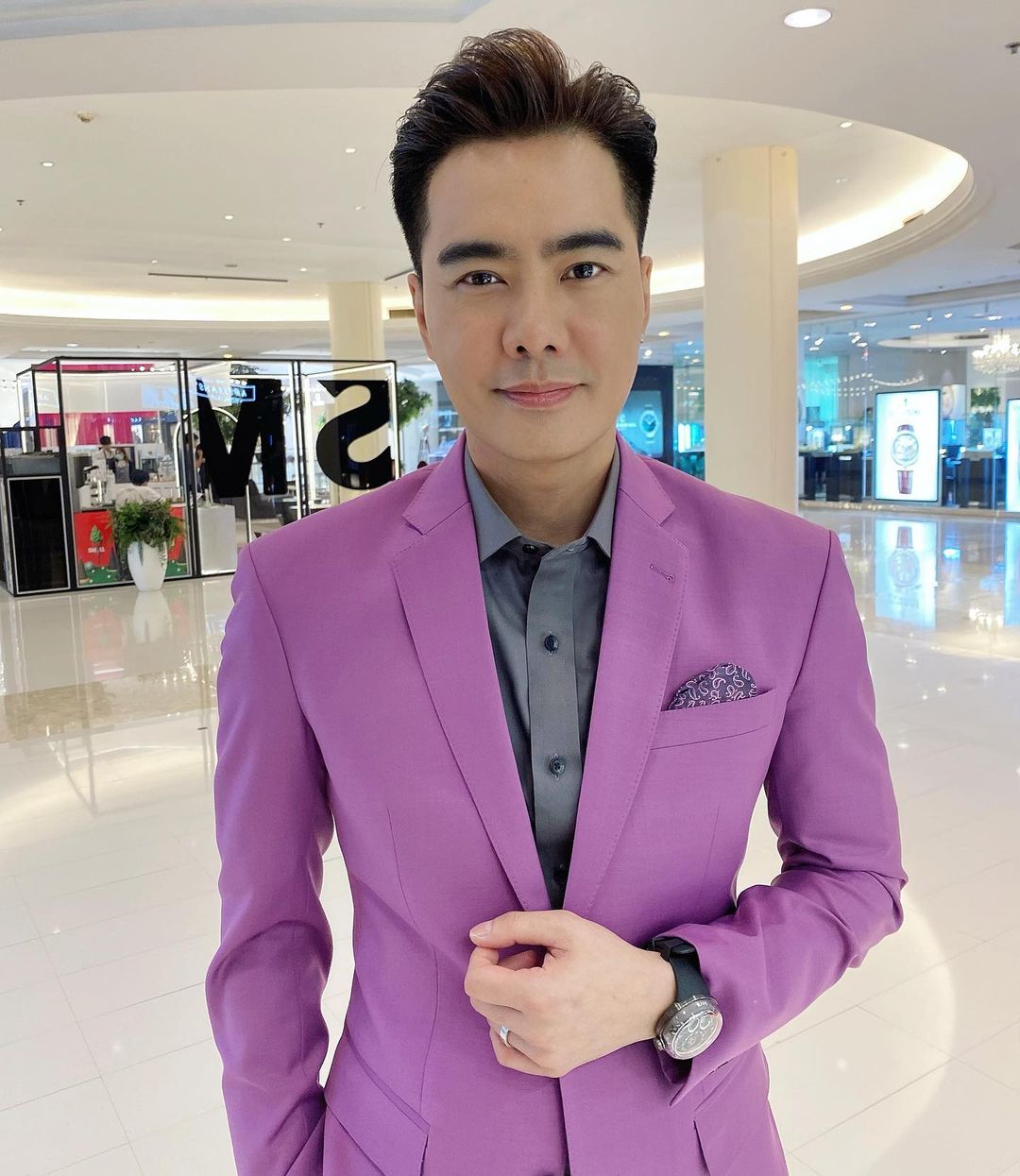 เคลลี่ ธนะพัฒน์