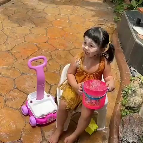 น้องเมญ่า
