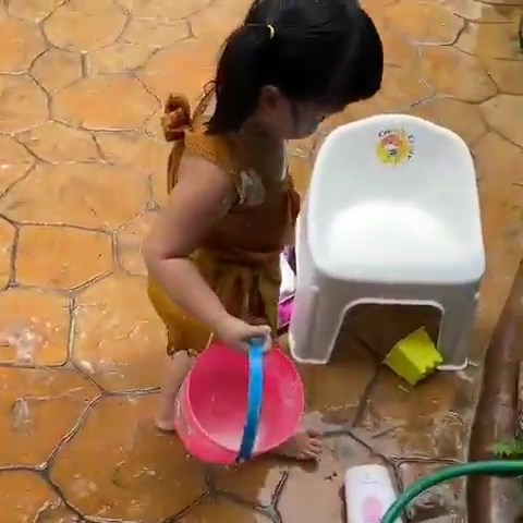 น้องเมญ่า
