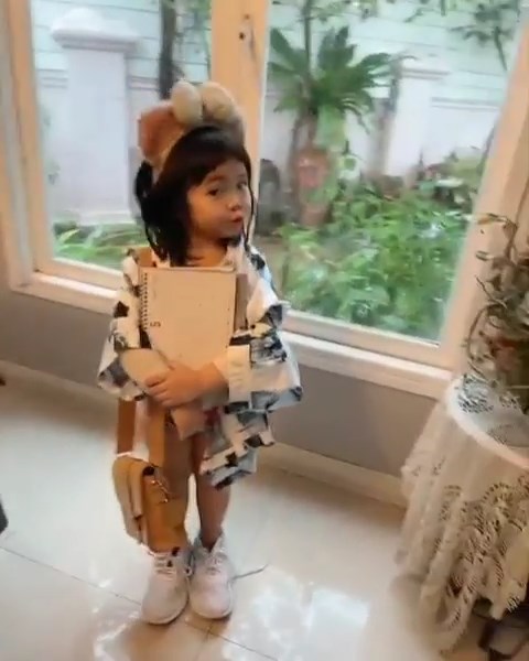 น้องเมญ่า