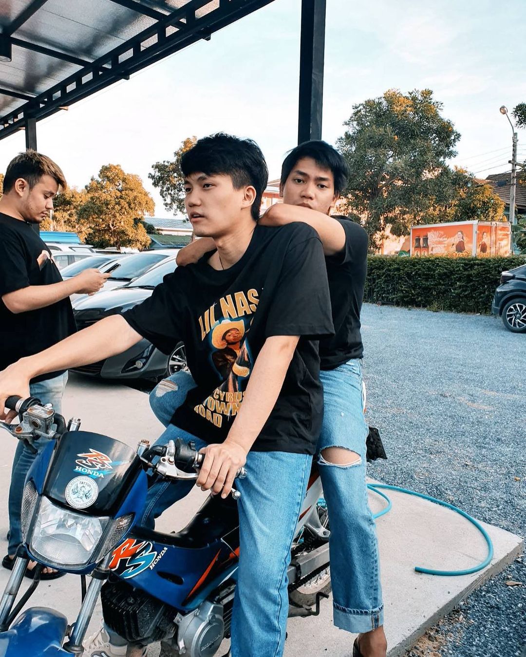 ฮีโร่ และ อาเธอร์ ลูกชาย สุนารี ราชสีมา