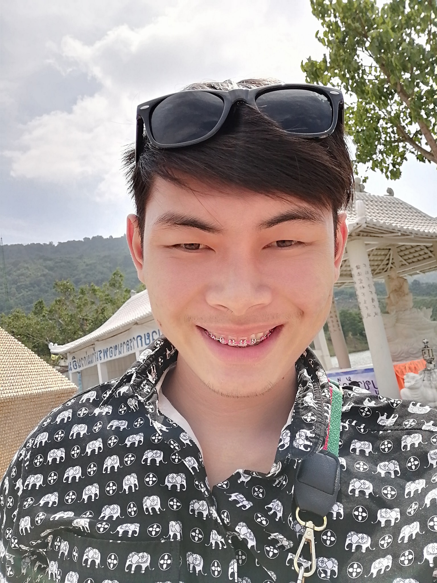 วุฒิ ไทบ้าน