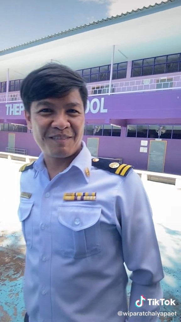 มีกะเทยในหมู่คุณครู