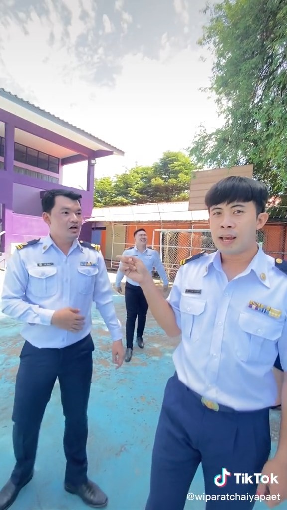 มีกะเทยในหมู่คุณครู