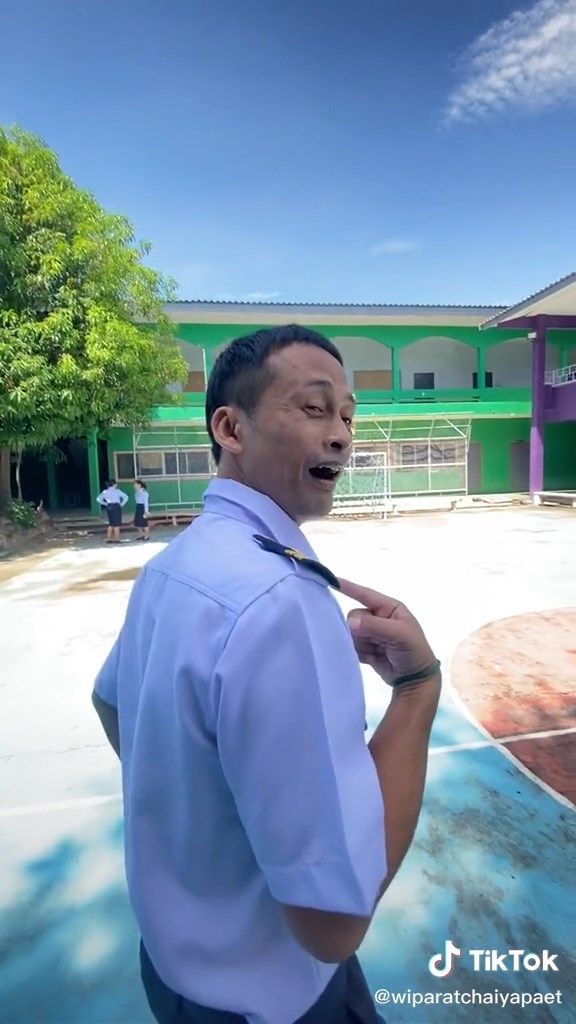 มีกะเทยในหมู่คุณครู