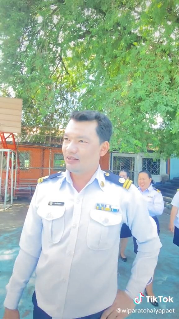 มีกะเทยในหมู่คุณครู