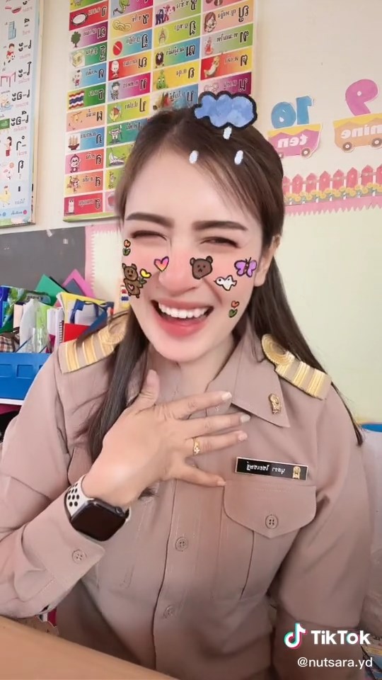 ครูแก้มยุ้ย นุสรา