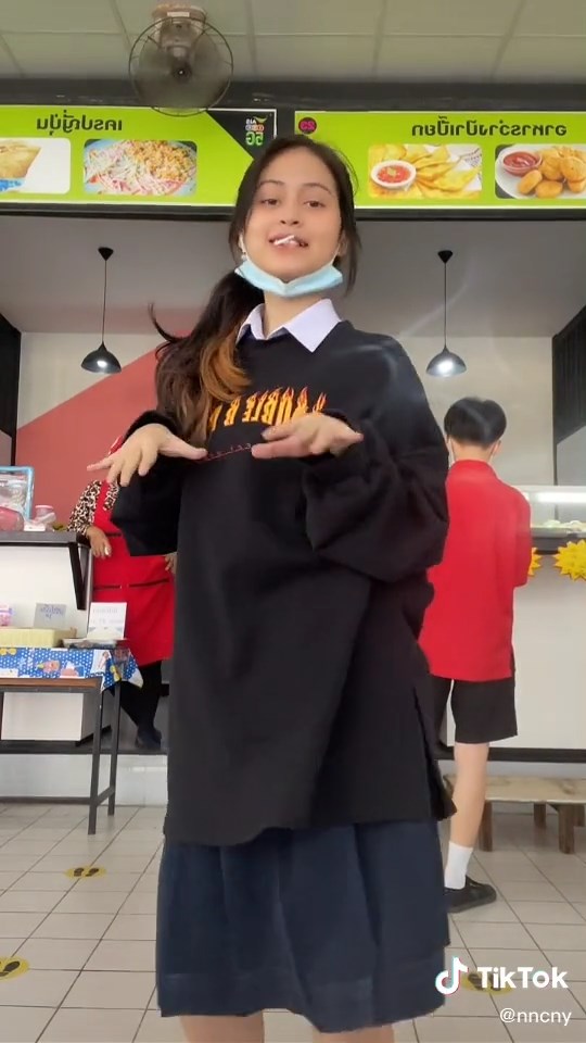 เนเน่ ชญานิศ