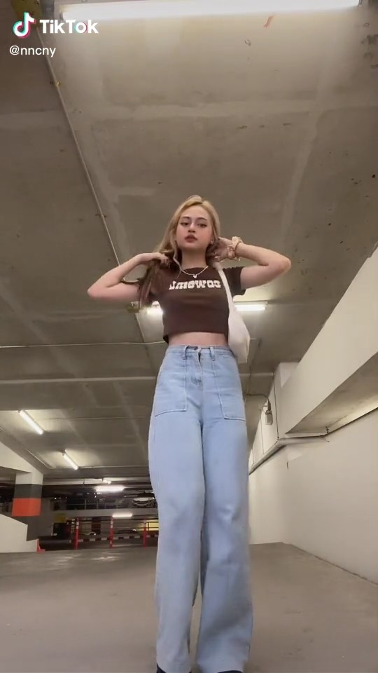 เนเน่ ชญานิศ