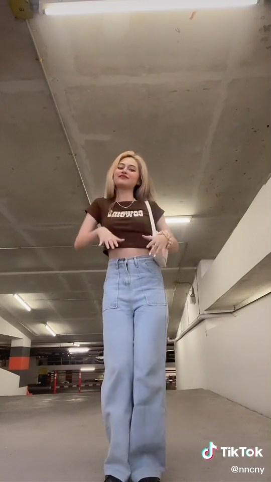 เนเน่ ชญานิศ