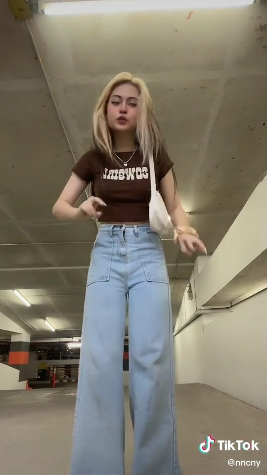 เนเน่ ชญานิศ