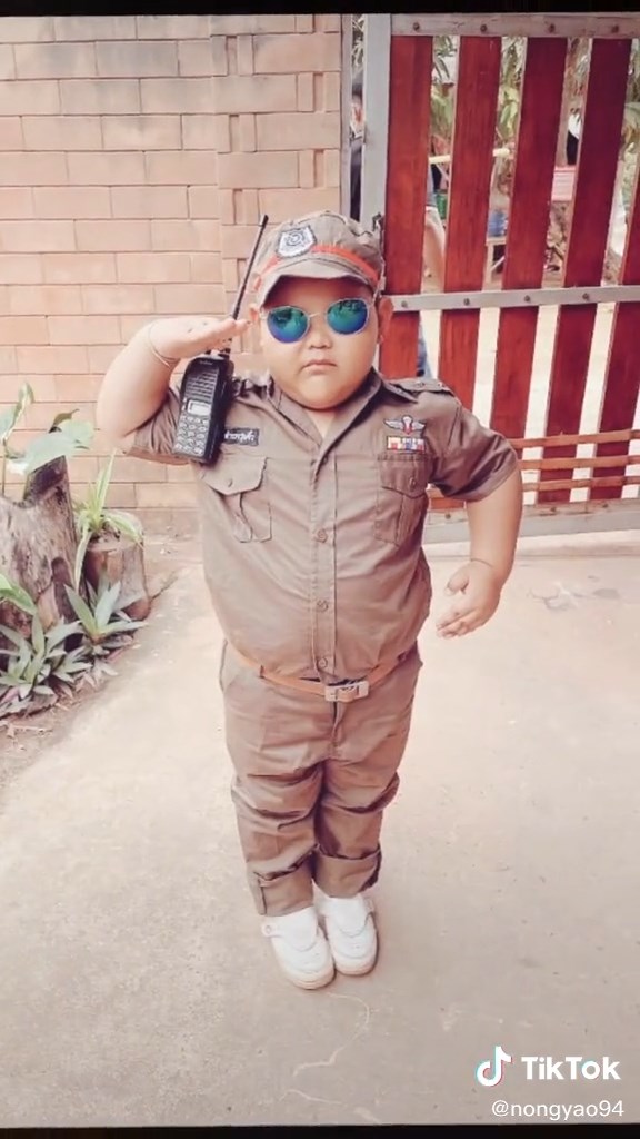 เด็กอยากเป็นทหาร