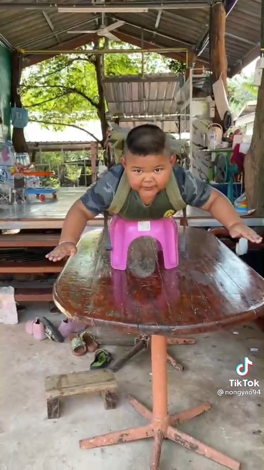 เด็กอยากเป็นทหาร