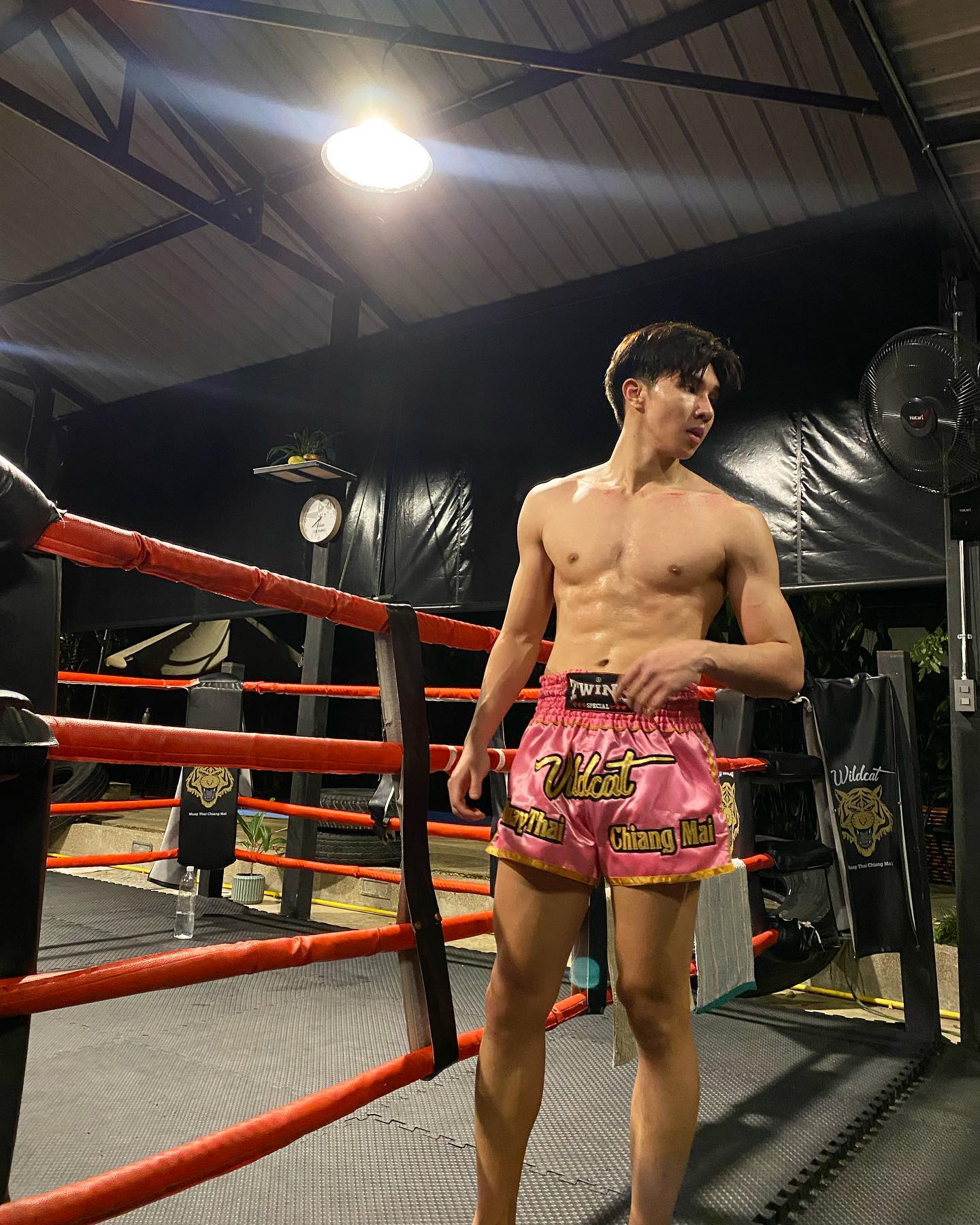 หล่งซื่อ ลี