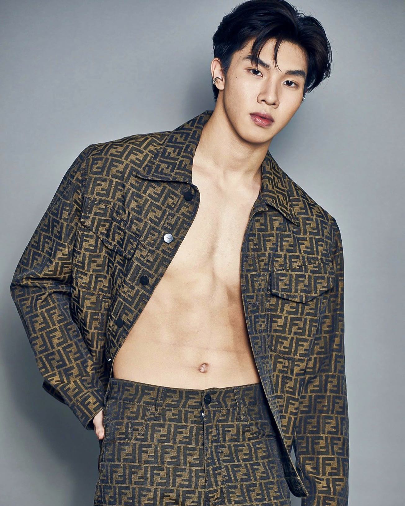 หล่งซื่อ ลี