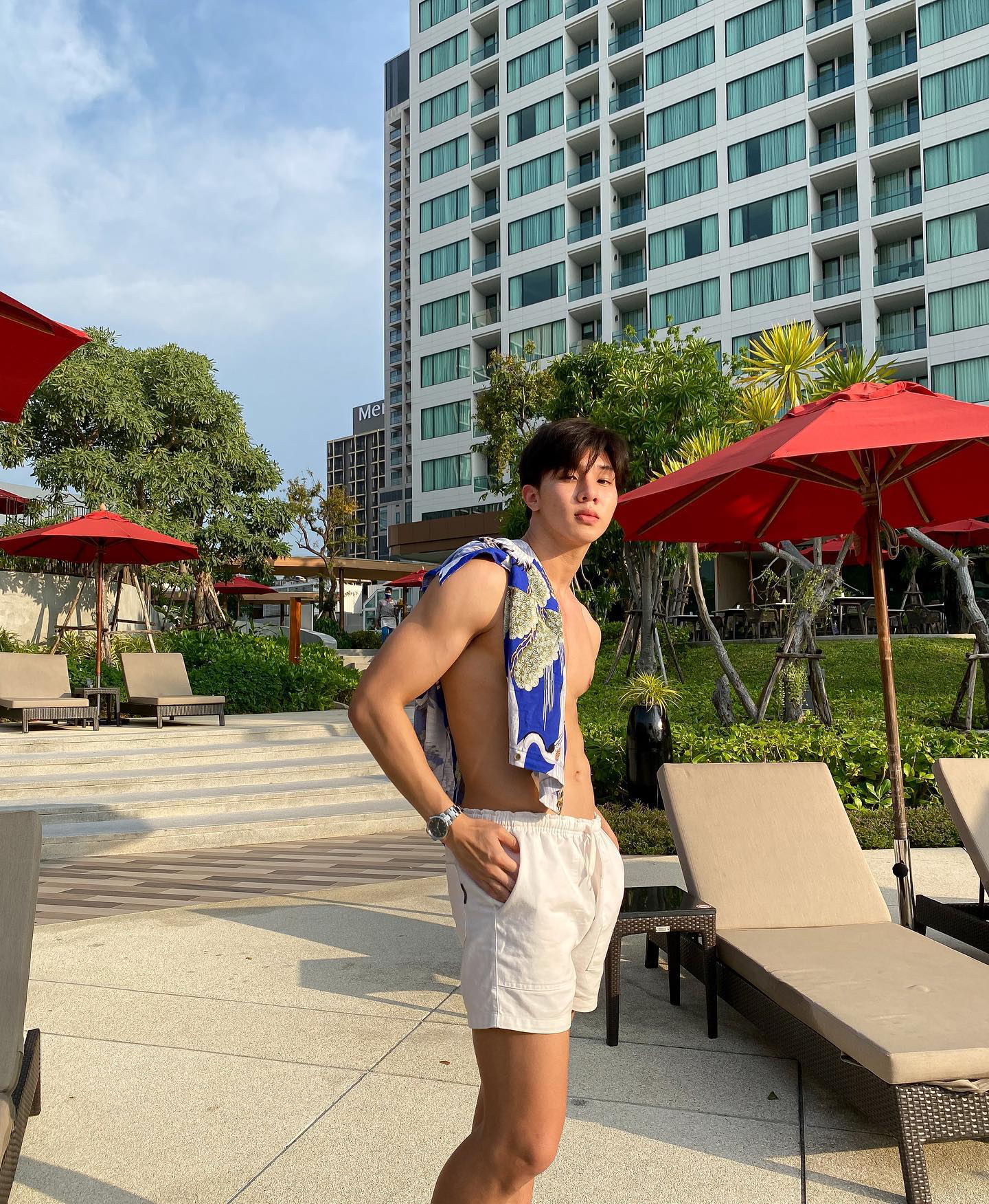 หล่งซื่อ ลี