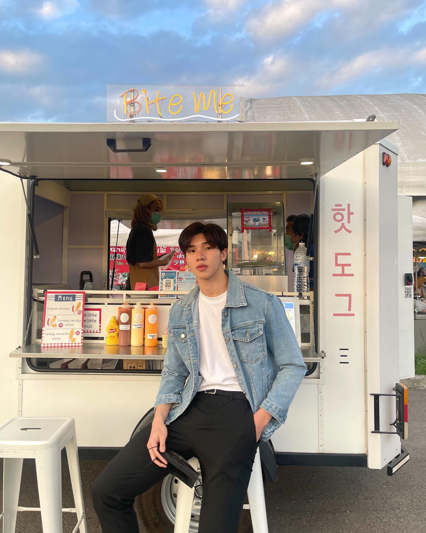 หล่งซื่อ ลี