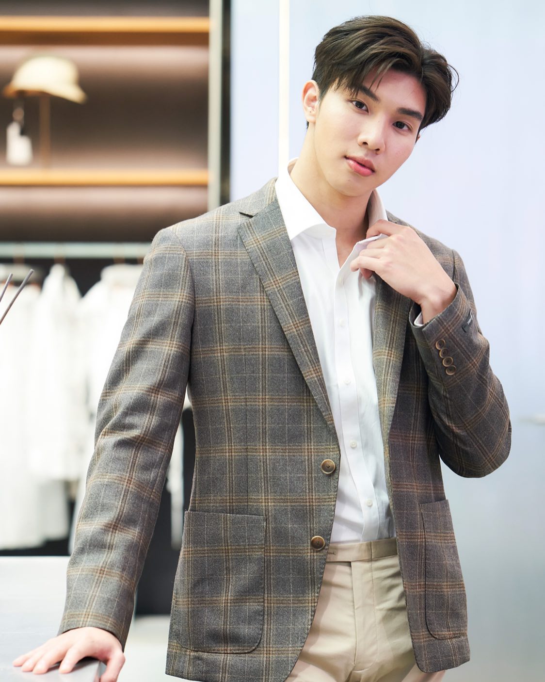 หล่งซื่อ ลี