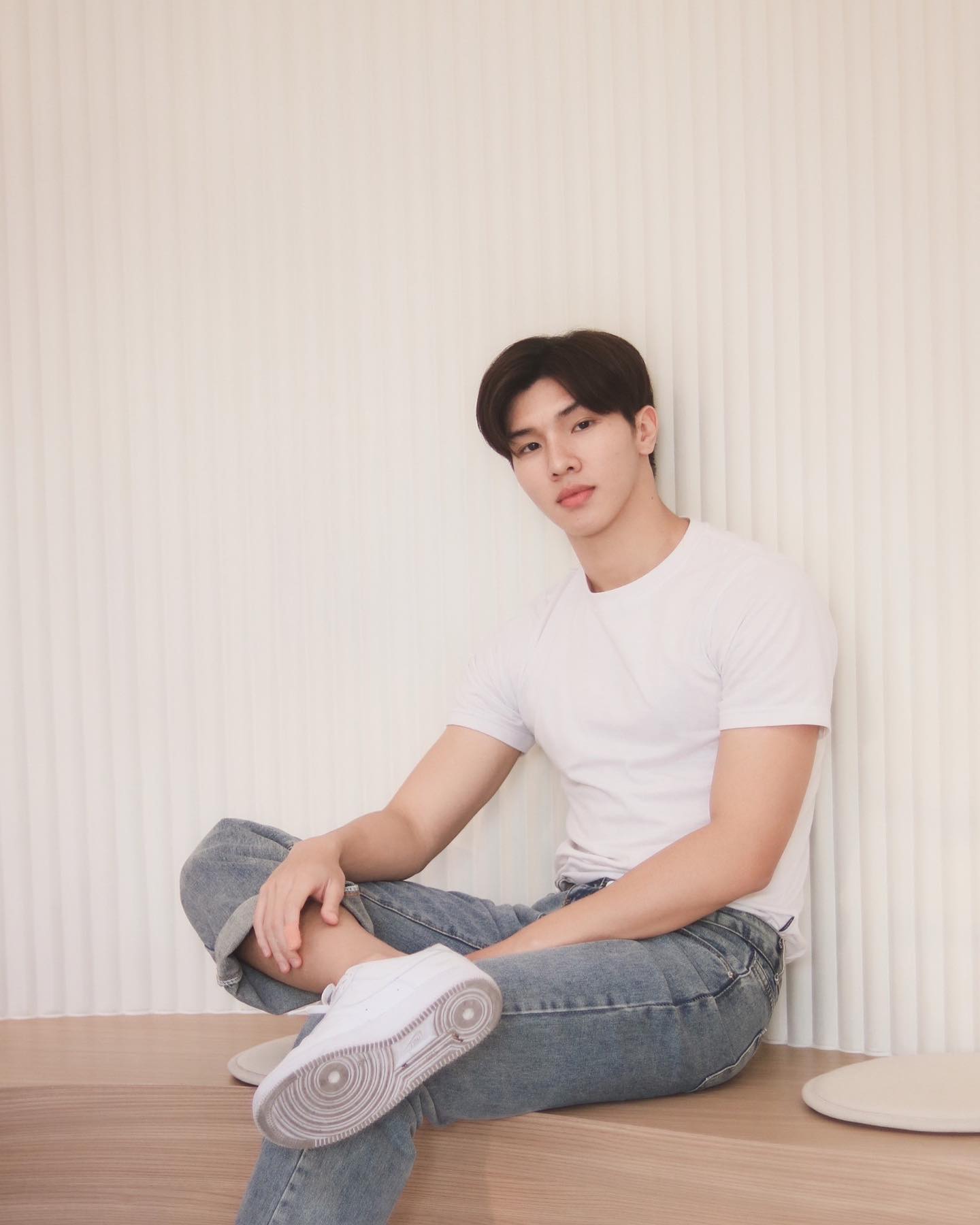 หล่งซื่อ ลี