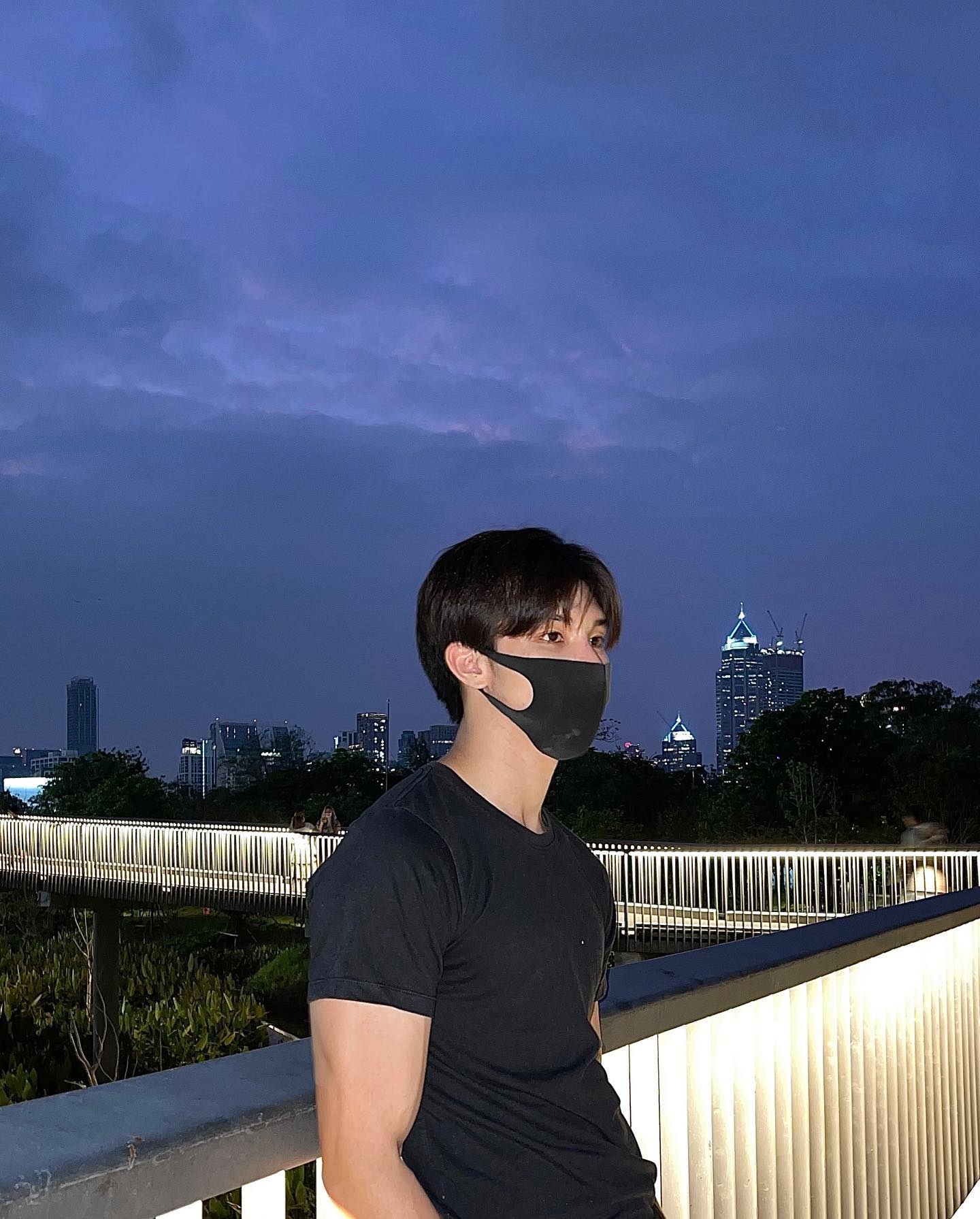 หล่งซื่อ ลี