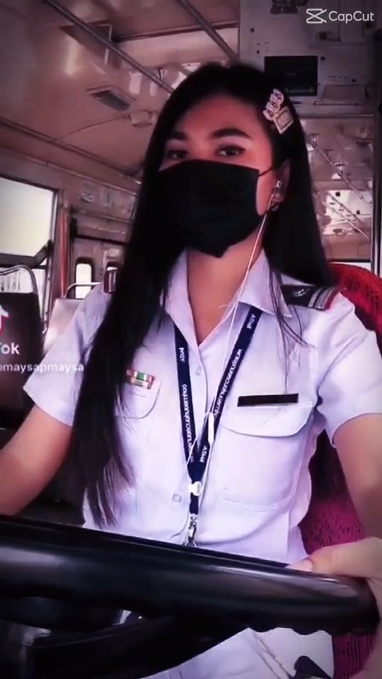 คนขับรถเมล์สวย