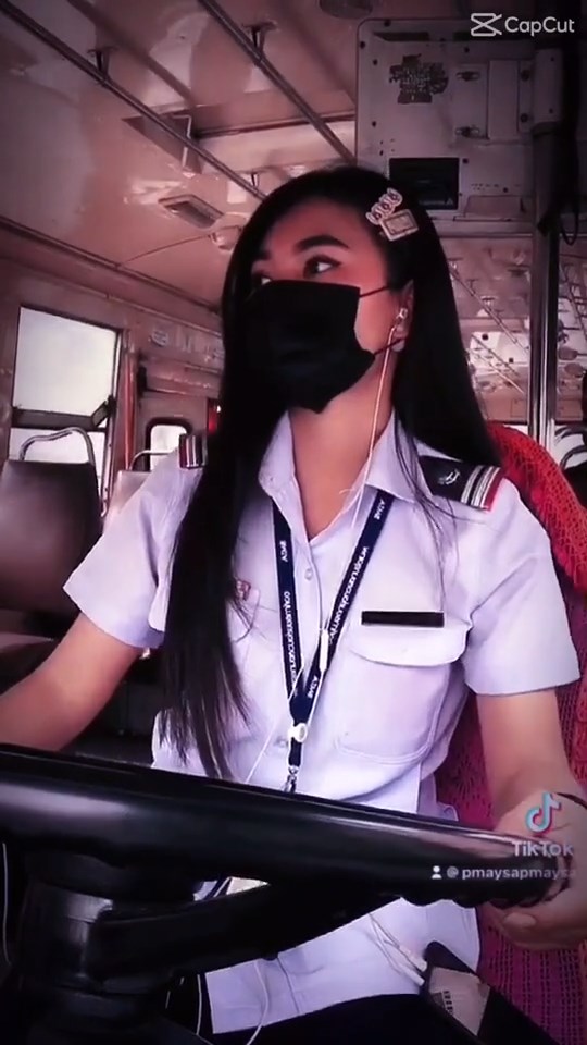 คนขับรถเมล์สวย