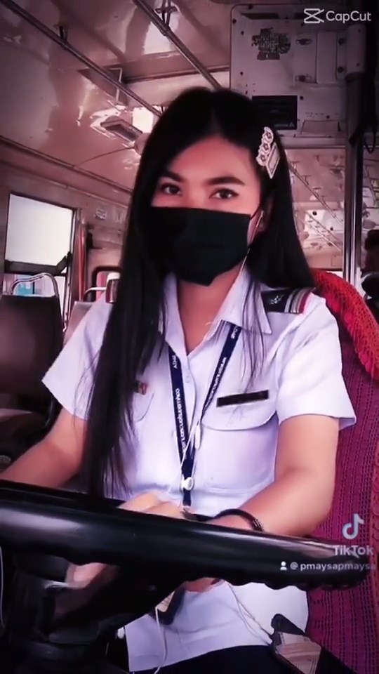 คนขับรถเมล์สวย