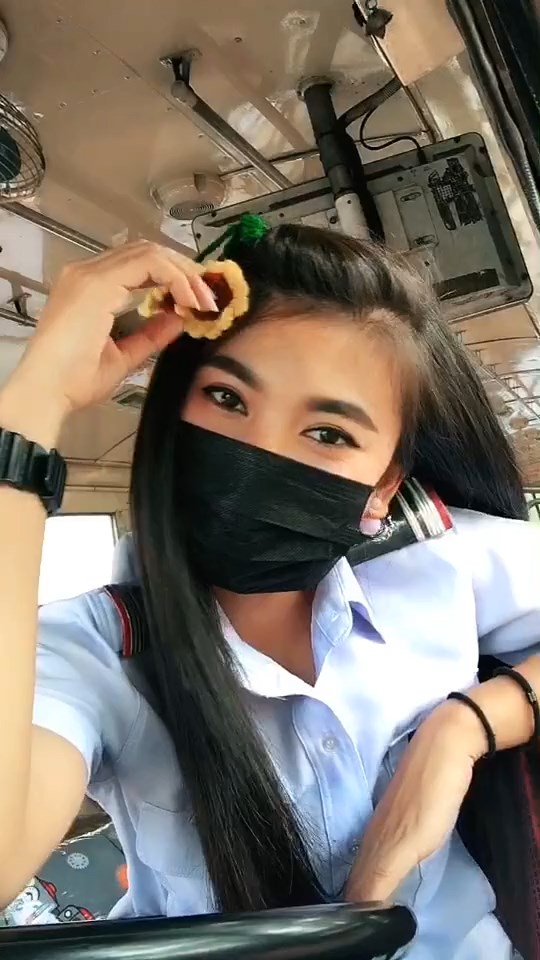 คนขับรถเมล์สวย