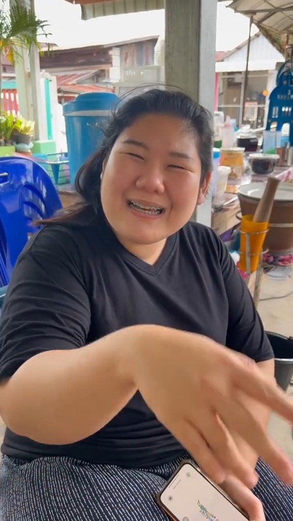 เพื่อนเปิดร้านขายน้ำ