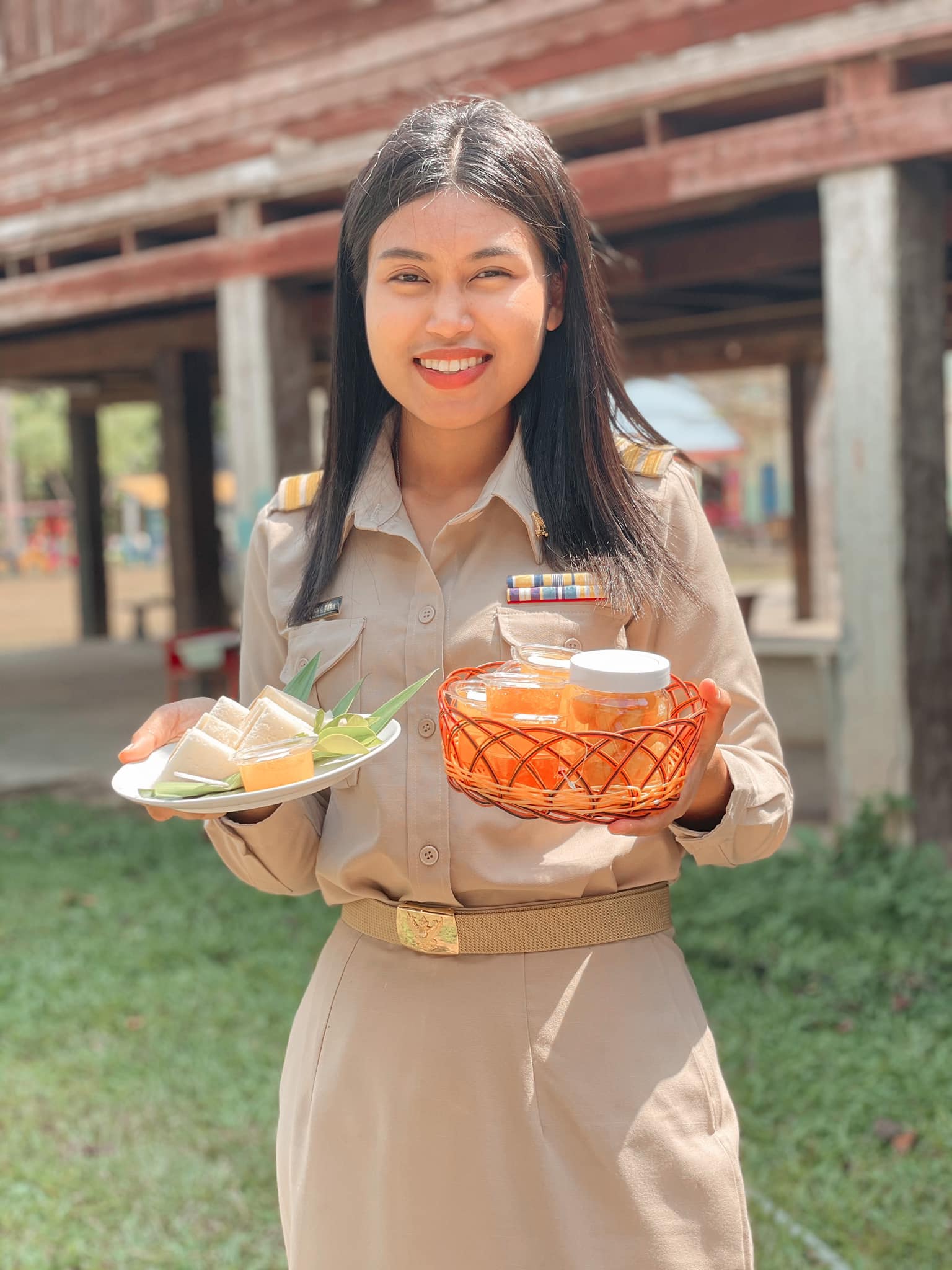 ครูจุ๊บแจง กนกวรรณ