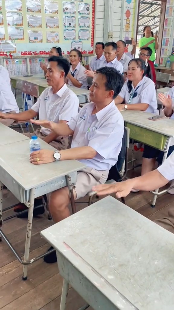 นักเรียนรุ่นใหญ่