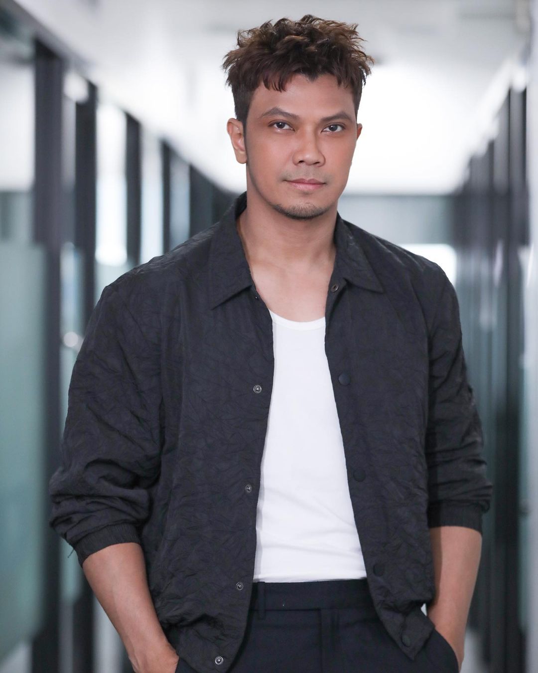 หนุ่ม กะลา