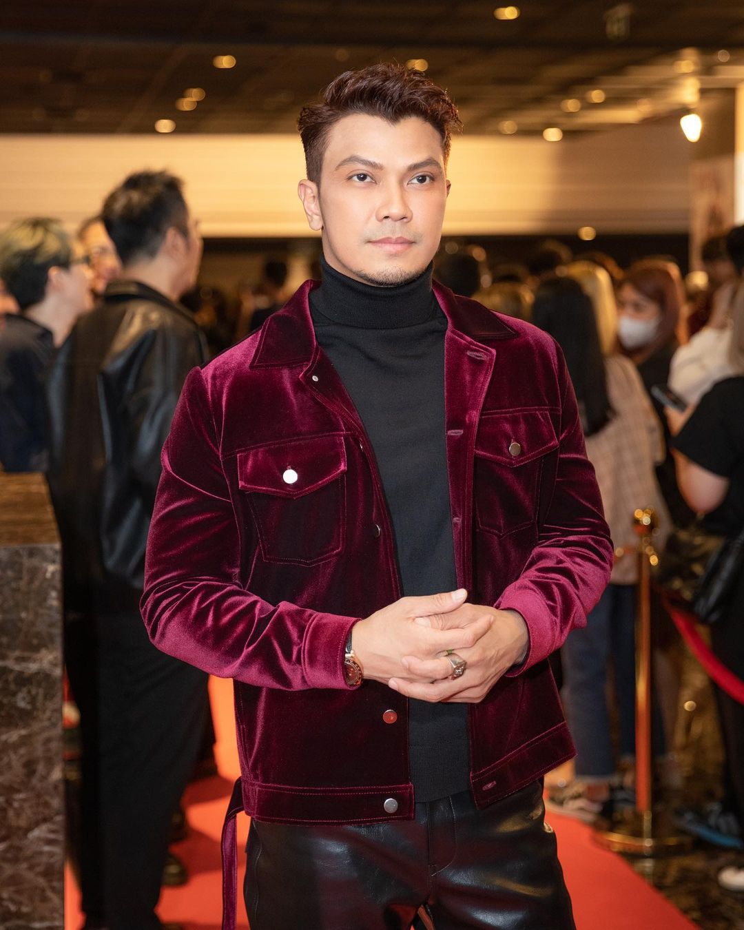 หนุ่ม กะลา