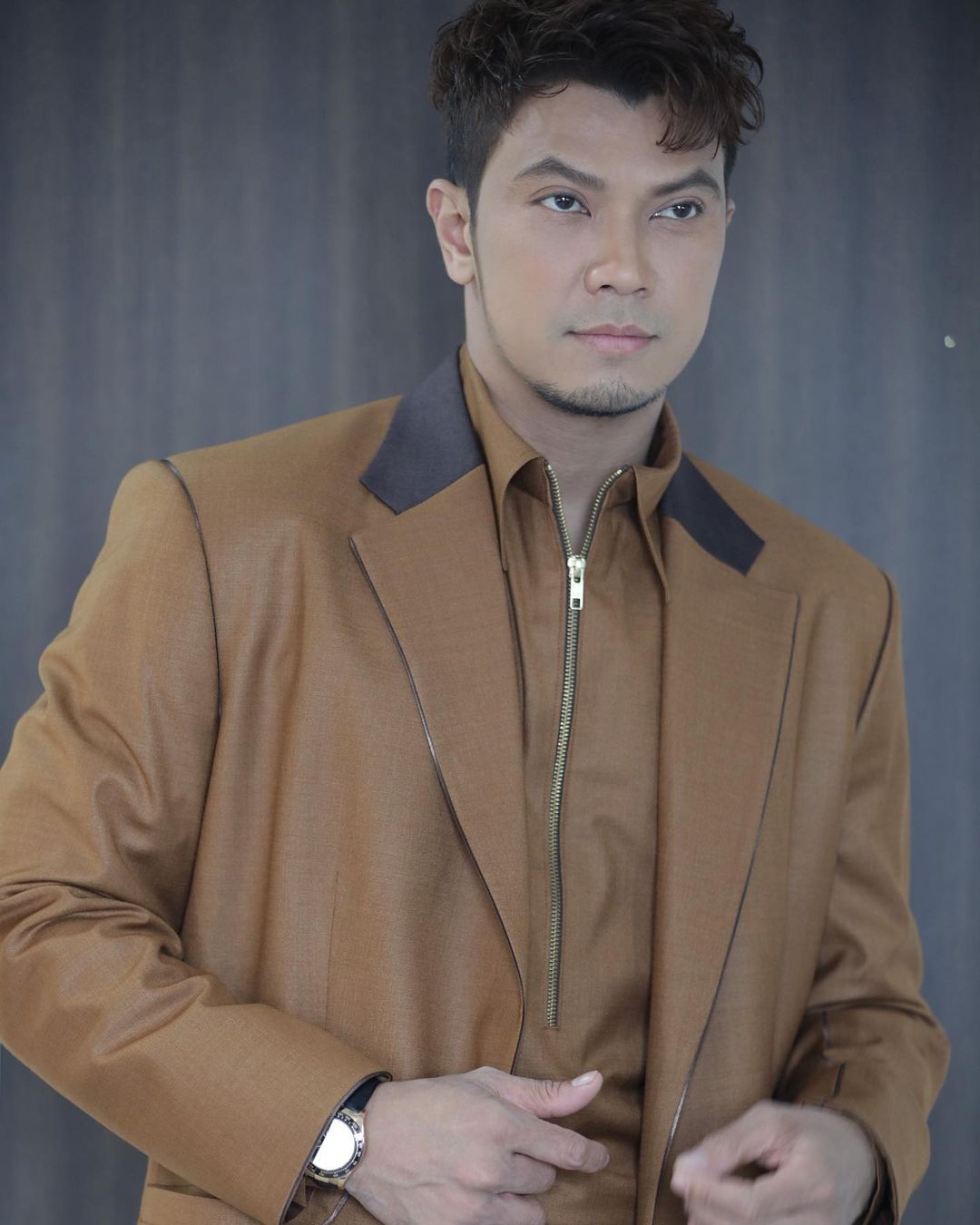 หนุ่ม กะลา