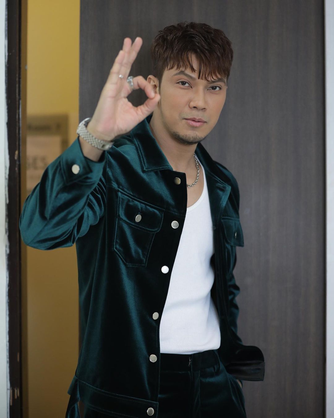 หนุ่ม กะลา