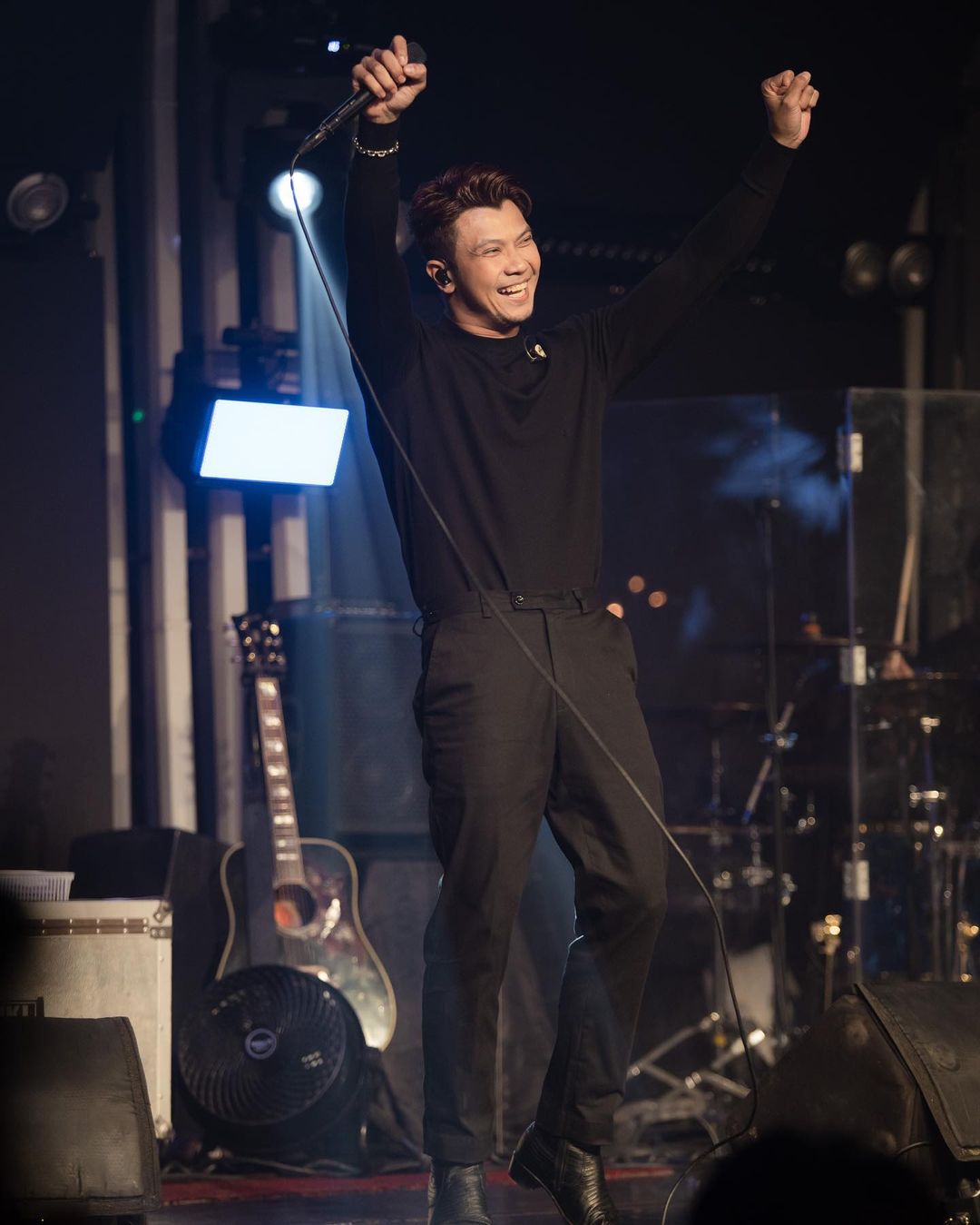 หนุ่ม กะลา