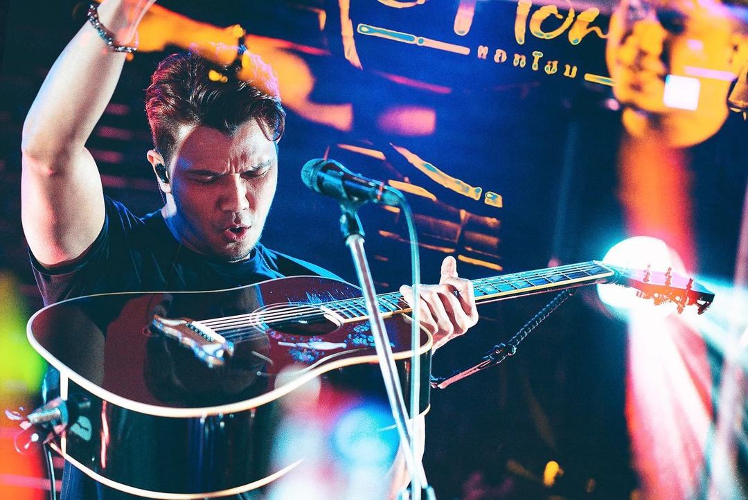 หนุ่ม กะลา