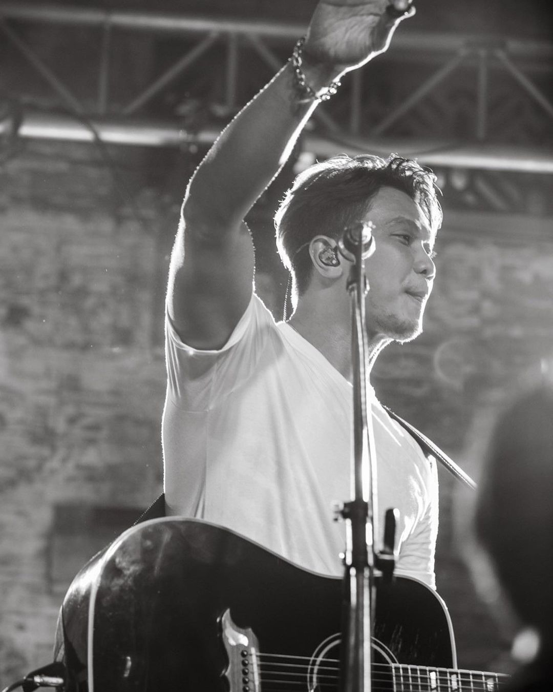 หนุ่ม กะลา