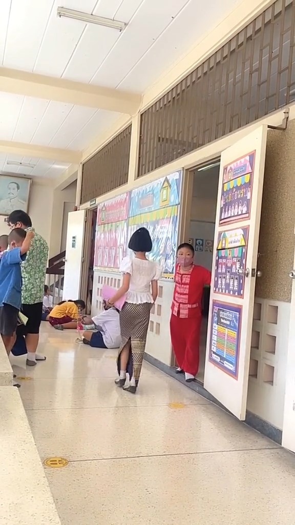 แต่งผ้าไทยมาเรียน