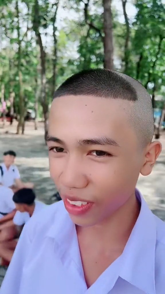 ทำผมมาโรงเรียน