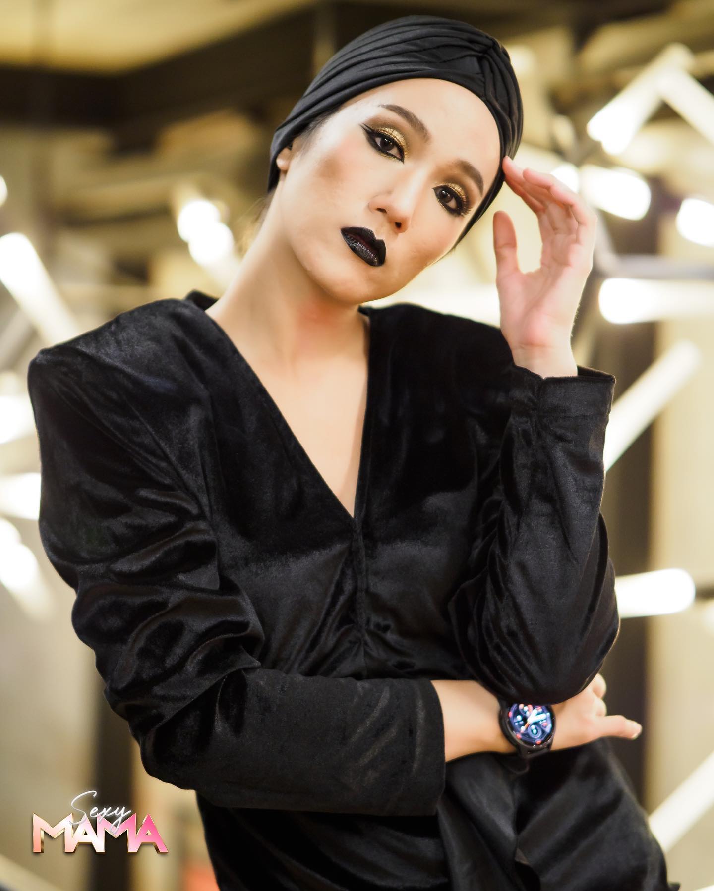 ออม มานิตา