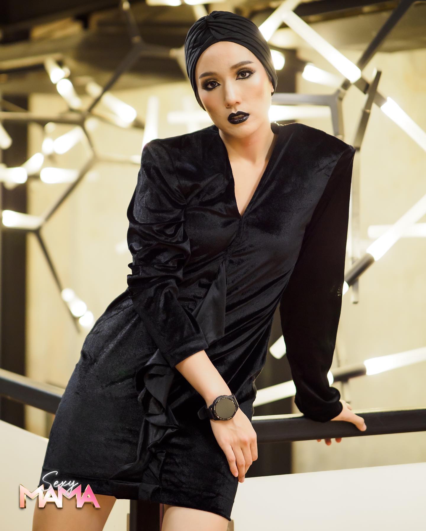 ออม มานิตา