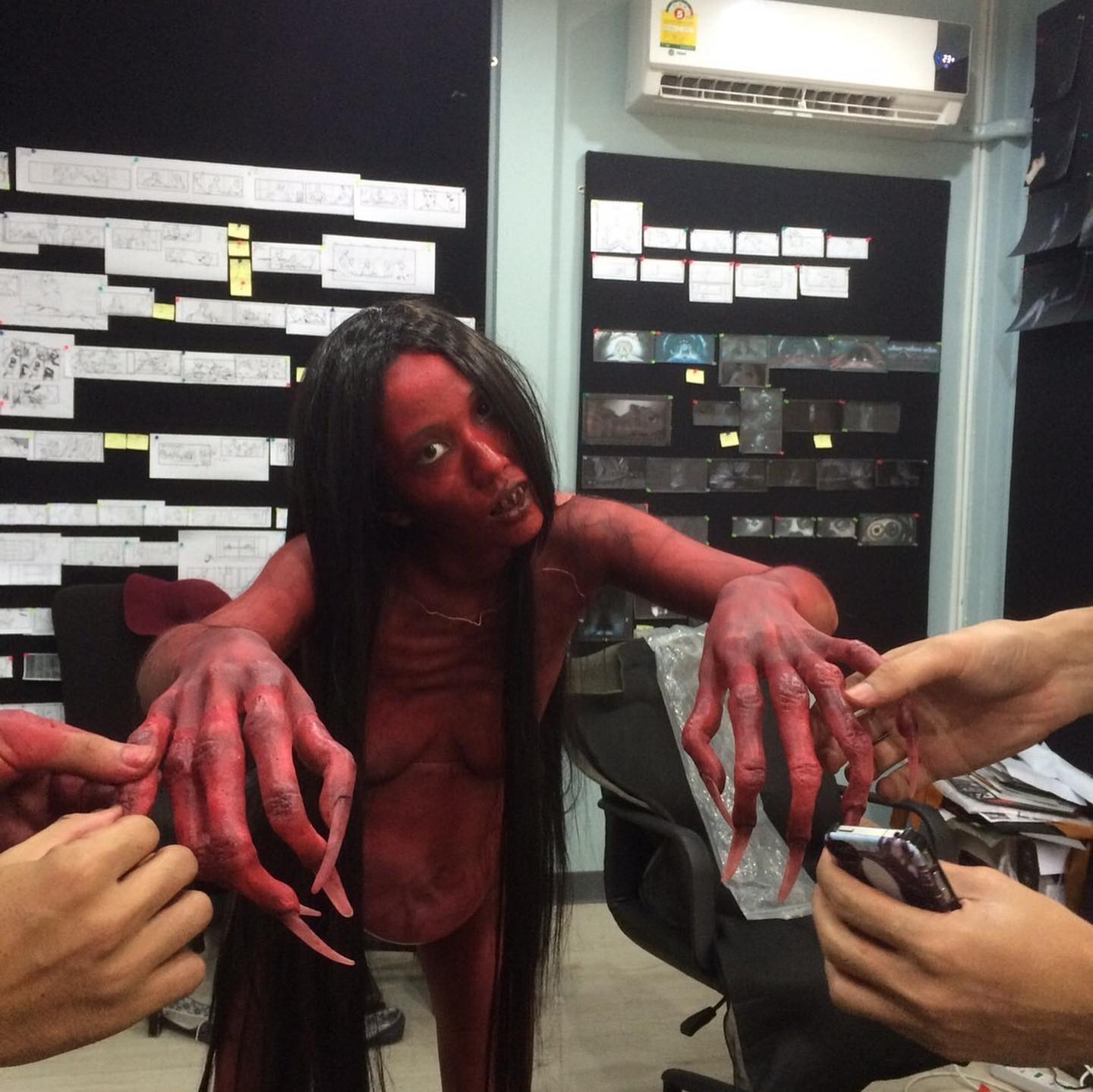 ออม มานิตา