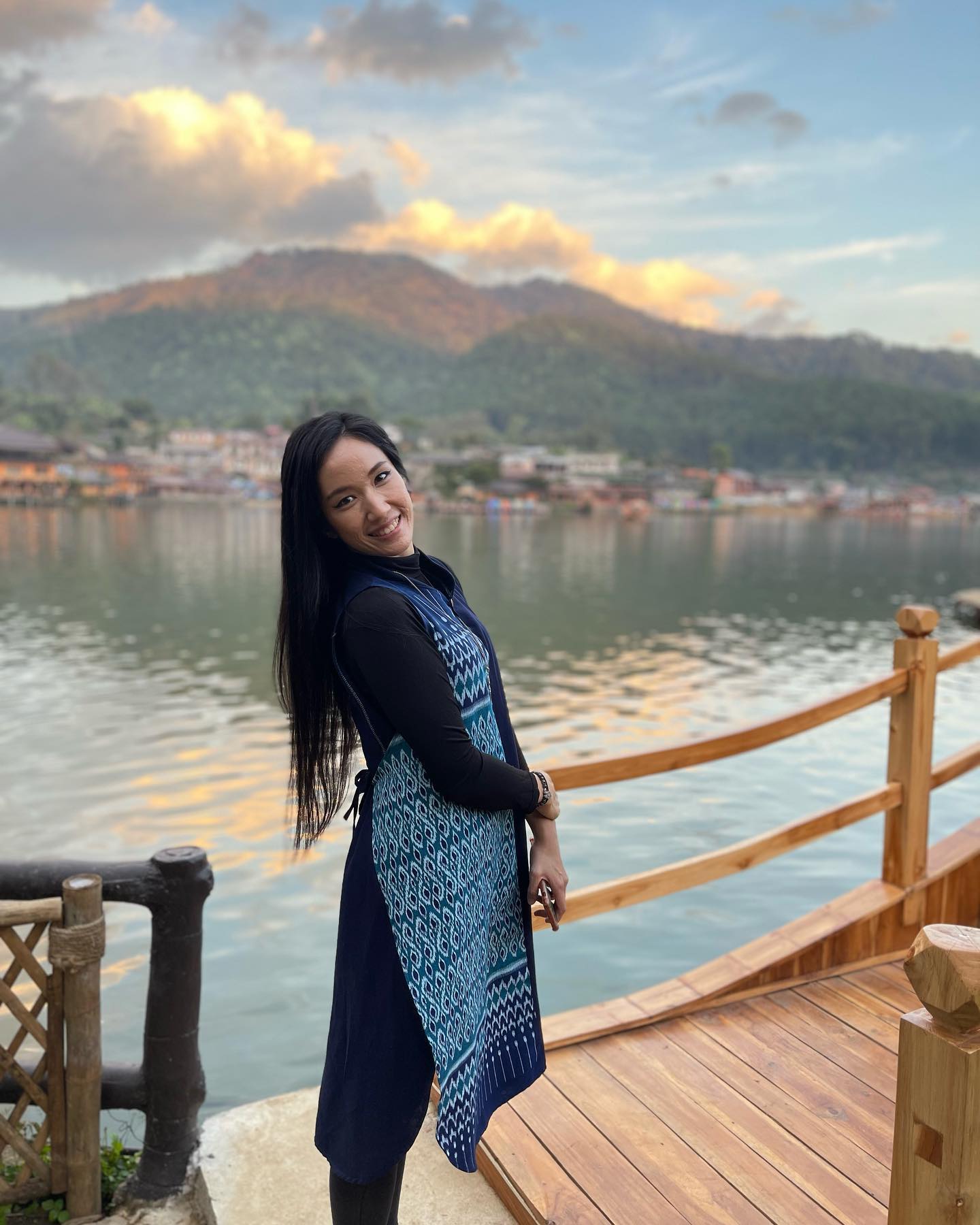 ออม มานิตา