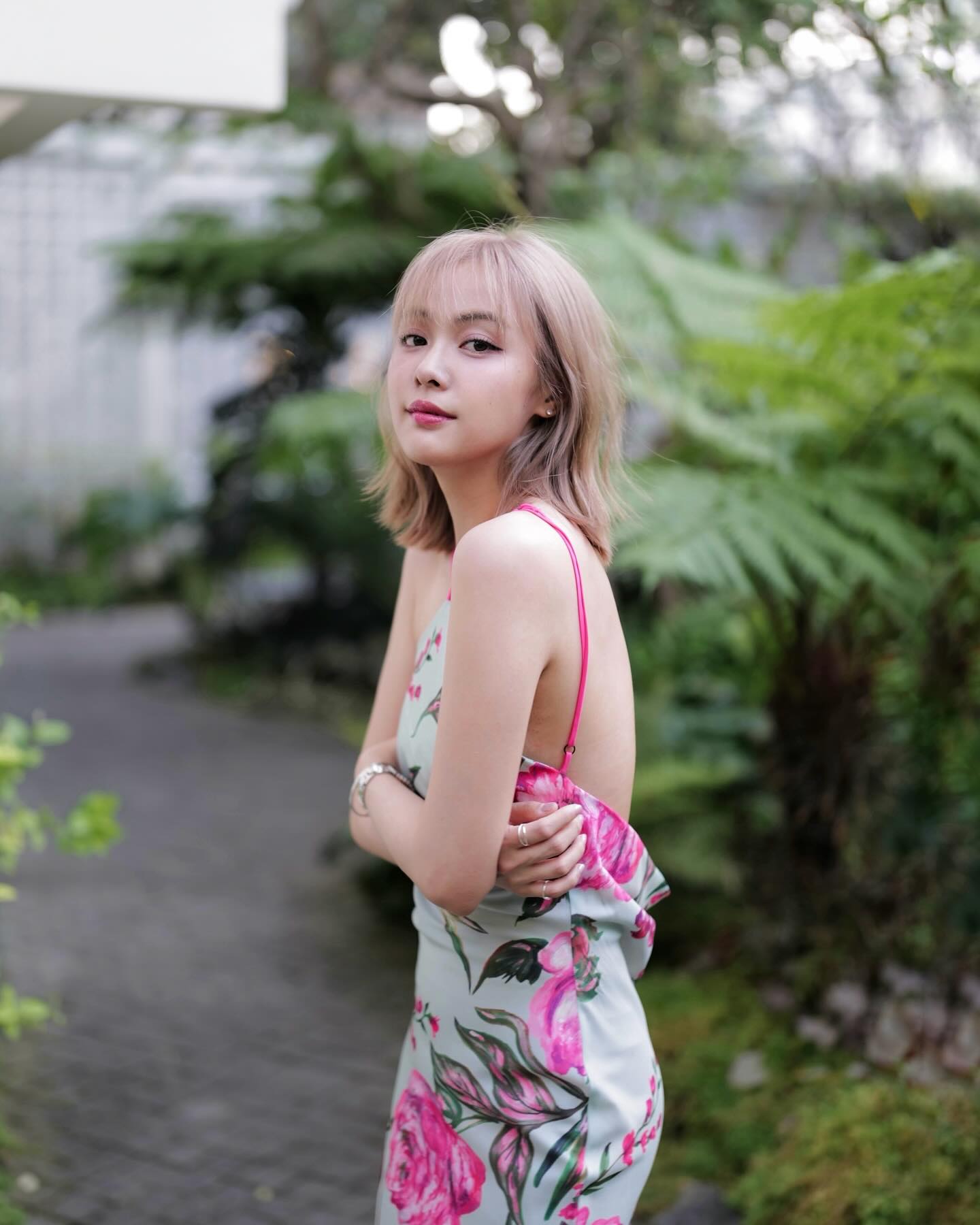 อุ้ม อิษยา