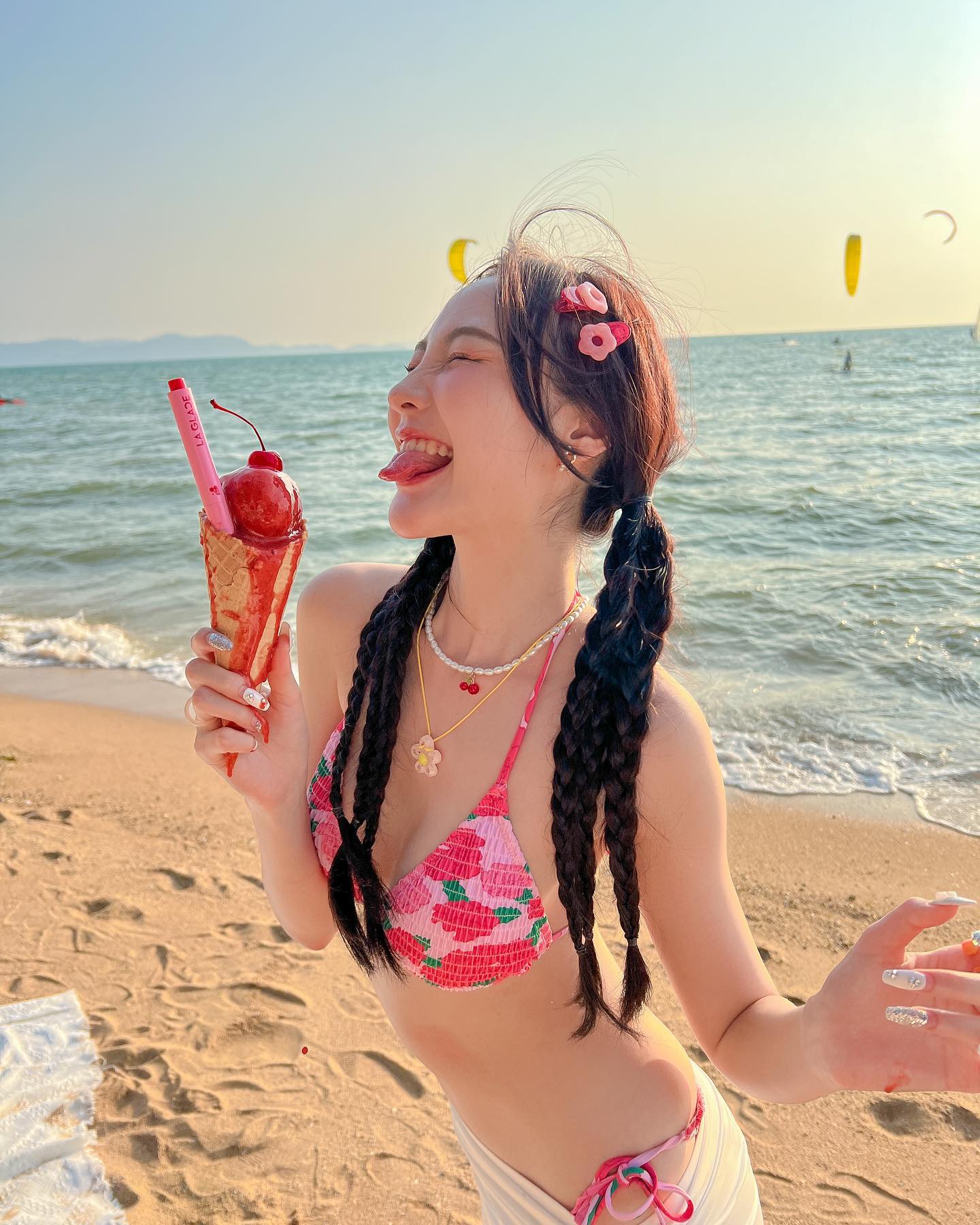 พิมพ์ กรกนก